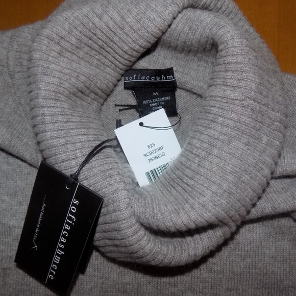 SOFIA CASHMERE TURTLENECK SWEATER PONCHO FOX FUR TRIM - Picture 9 of 10